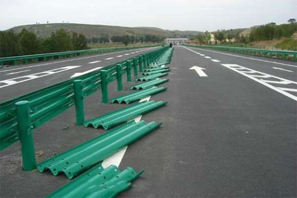 北屯波形护栏的维护与管理确保道路安全的关键步骤