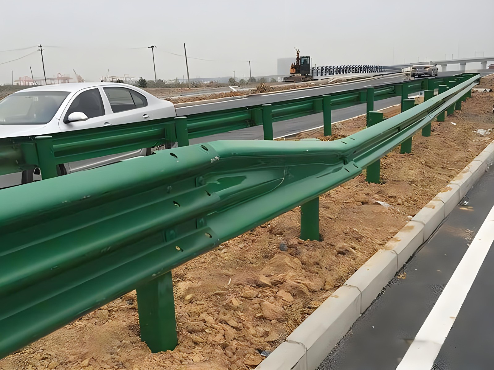 北屯高速波形护栏板日常维护方案确保道路安全新举措